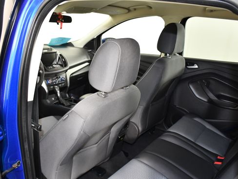 Used 2017 Ford Escape SE w/ Equipment Group 201A AWD/4WD image 45