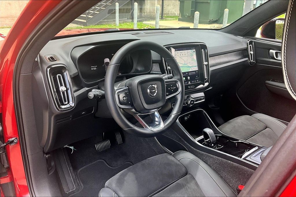 Certified 2023 Volvo C40 P8 Recharge Plus AWD/4WD image 17