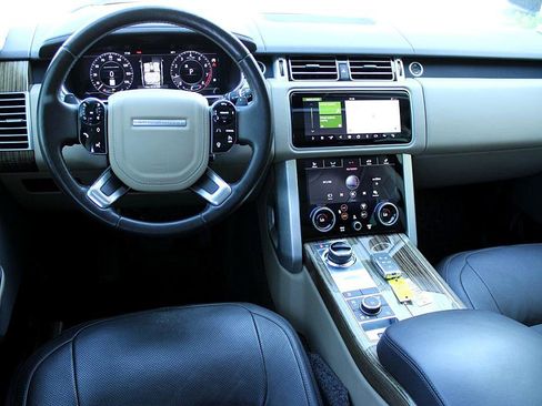 Used 2018 Land Rover Range Rover Supercharged image 16