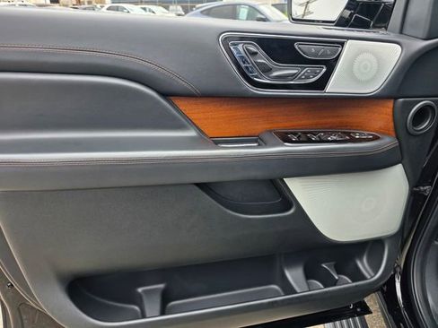 Used 2022 Lincoln Navigator Black Label AWD/4WD image 8