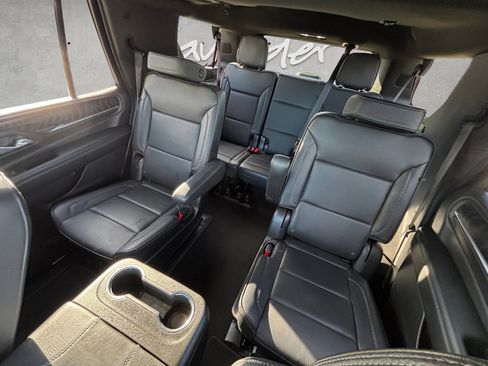 Used 2022 GMC Yukon Denali image 25