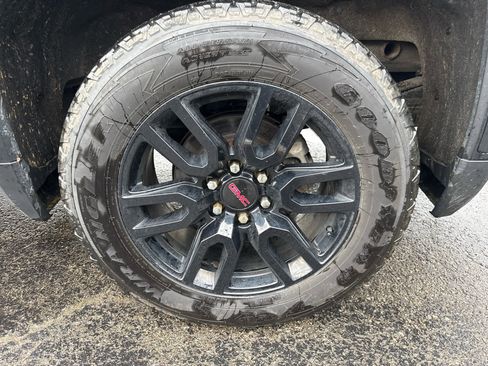 Used 2019 GMC Sierra 1500 Elevation w/ Elevation Value Package AWD/4WD image 4
