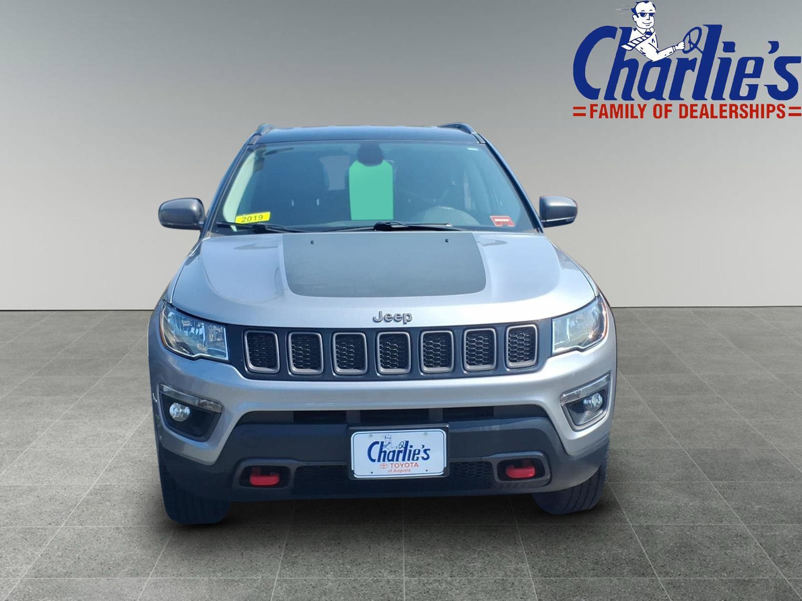 Used 2019 Jeep Compass Trailhawk AWD/4WD image 2
