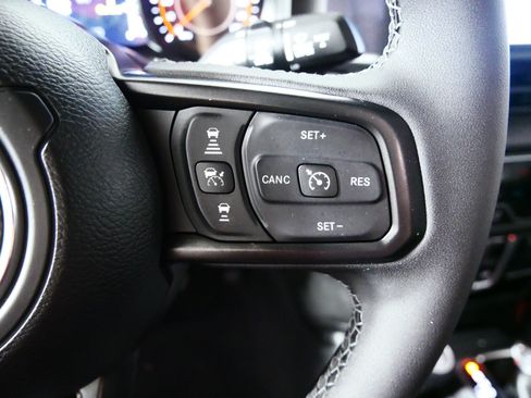 Used 2025 Jeep Wrangler Sport AWD/4WD image 27