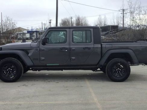 New 2025 Jeep Gladiator Sport image 5