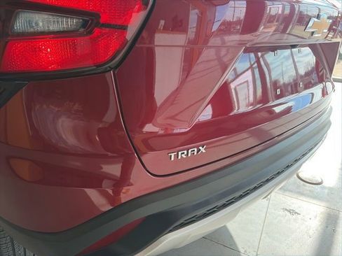Used 2025 Chevrolet Trax LT w/ LT Convenience Package image 42