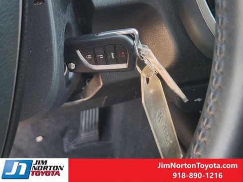 Used 2024 Toyota Camry SE image 23