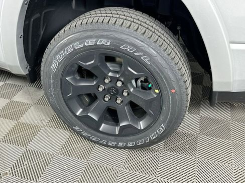 New 2026 RAM 1500 4x4 Crew Cab image 38