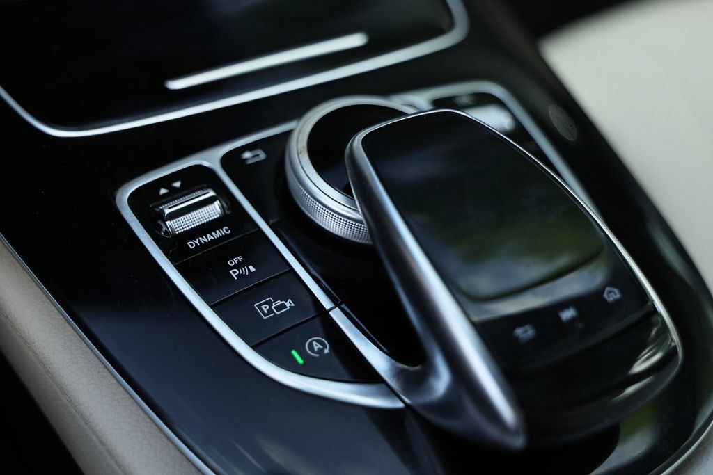 Used 2017 Mercedes-Benz E 400 4MATIC Wagon image 40