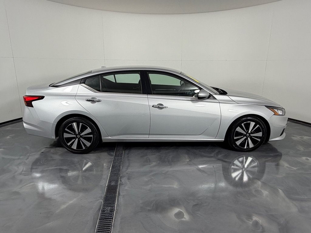 Used 2022 Nissan Altima 2.5 SV FWD image 4