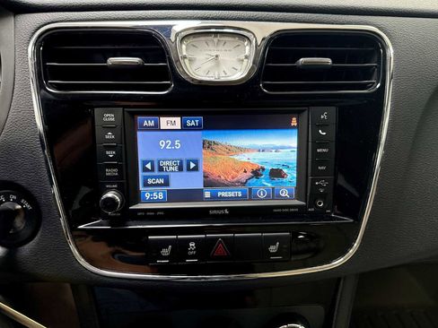 Used 2012 Chrysler 200 Limited FWD image 18