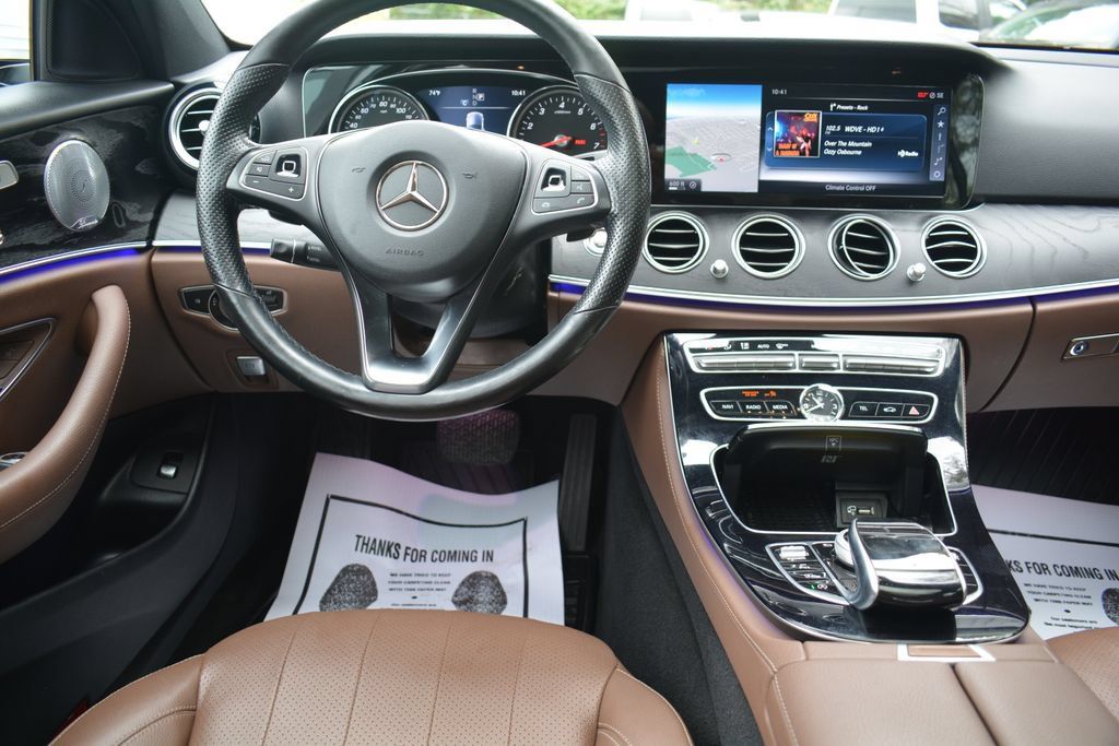 Used 2017 Mercedes-Benz E 300 4MATIC image 3