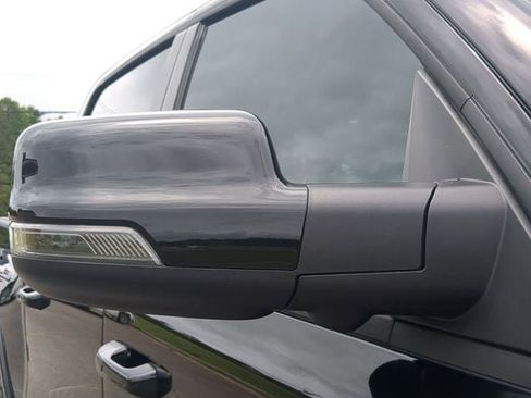 Used 2025 RAM 1500 Limited AWD/4WD image 12