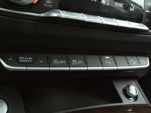 Used 2018 Audi Q5 2.0T Premium Plus w/ Premium Plus Package image 15