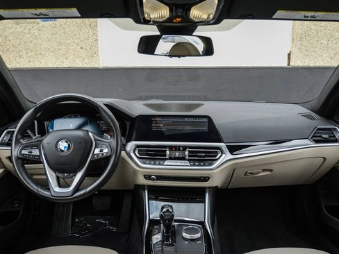 Used 2019 BMW 330i xDrive Sedan w/ Convenience Package AWD/4WD image 15