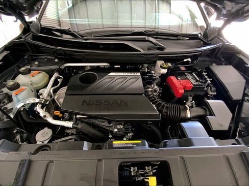 Used 2025 Nissan Rogue SV AWD/4WD image 31