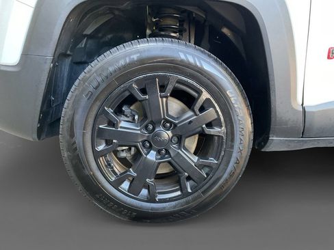 Used 2023 Jeep Renegade Trailhawk AWD/4WD image 14