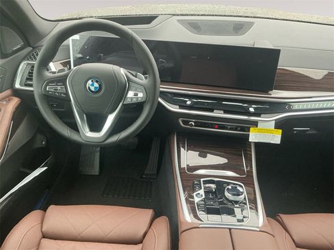New 2026 BMW X5 xDrive50e w/ Executive Package image 10