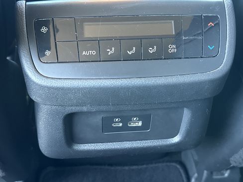 Used 2023 Nissan Pathfinder SL FWD image 26