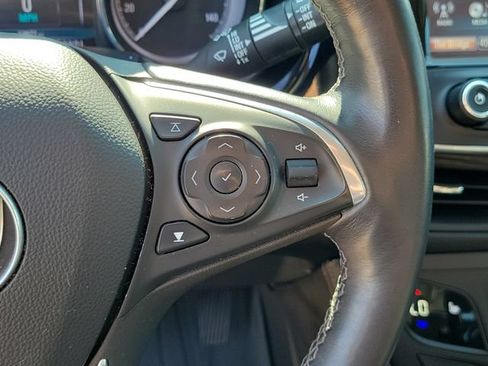 Used 2019 Buick Envision Essence FWD image 24