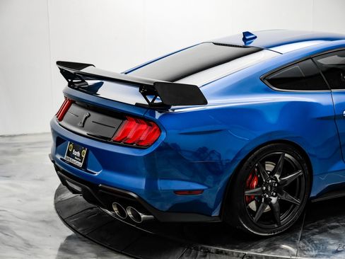 Used 2021 Ford Mustang Shelby GT500 w/ Carbon Fiber Track Pack image 16
