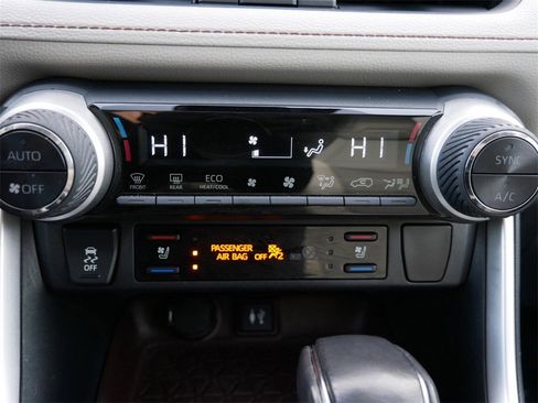 Used 2019 Toyota RAV4 Limited image 20