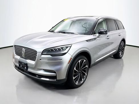 Used 2023 Lincoln Aviator Reserve w/ Equipment Group 201A image 3
