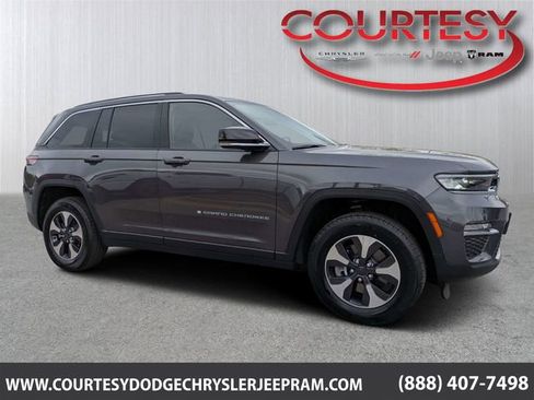 Used 2023 Jeep Grand Cherokee 4WD 4xe image 1