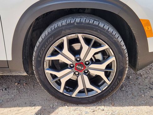 Certified 2023 Kia Seltos SX w/ SX Sunroof Package AWD/4WD image 15