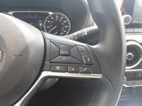 Used 2025 Nissan Sentra SV FWD image 18