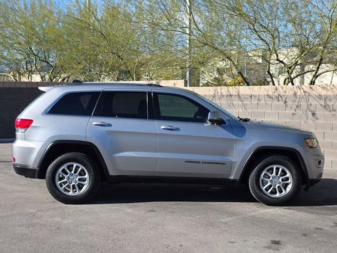 Used 2018 Jeep Grand Cherokee Laredo image 10