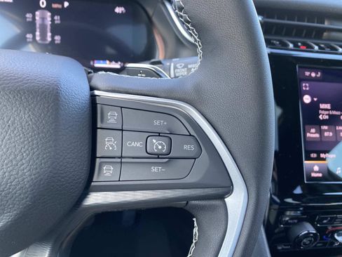 New 2025 Jeep Grand Cherokee Laredo image 15