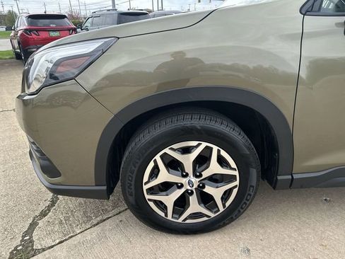 Used 2023 Subaru Forester Premium image 35