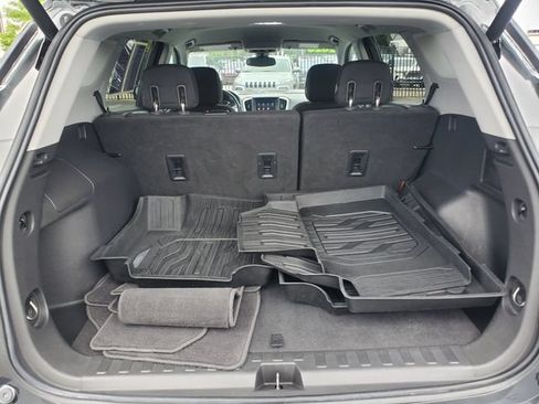 Used 2020 GMC Terrain SLE w/ Driver Convenience Package FWD image 30