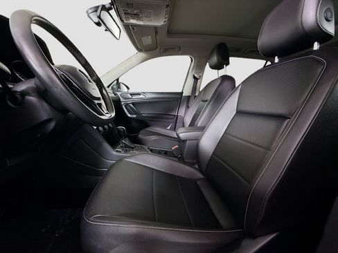 Used 2021 Volkswagen Tiguan SE FWD image 22
