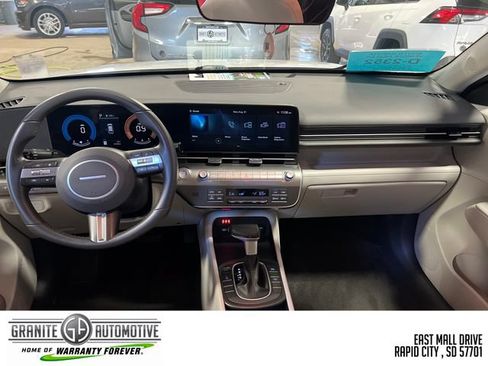 Used 2025 Hyundai Kona SEL AWD/4WD image 17