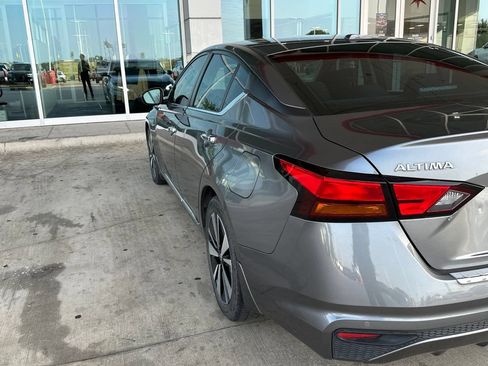 Used 2022 Nissan Altima 2.5 SV FWD image 8