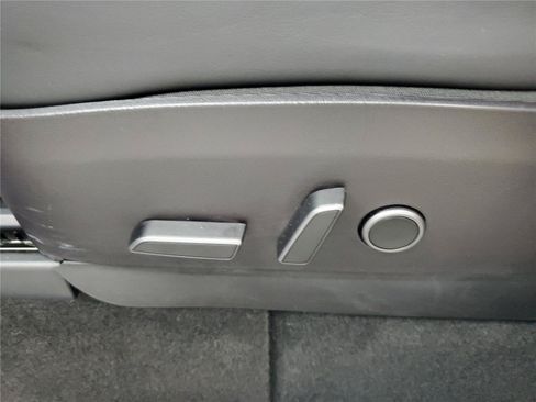 Used 2022 Tesla Model Y Performance AWD/4WD image 19