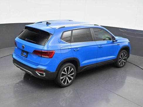 Used 2022 Volkswagen Taos SE FWD image 18