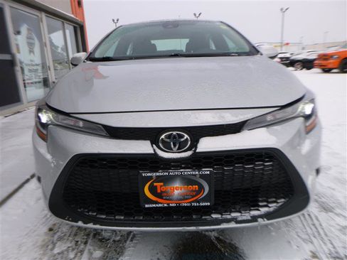 Used 2021 Toyota Corolla LE image 17
