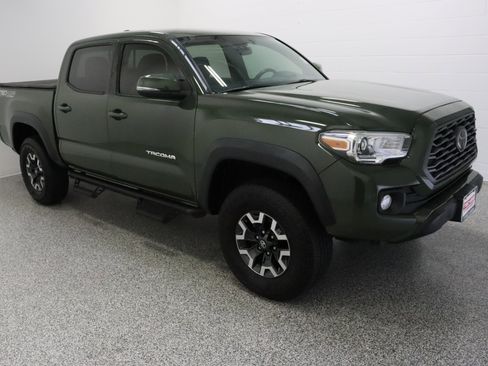 Used 2021 Toyota Tacoma TRD Off-Road w/ Technology Package AWD/4WD image 4