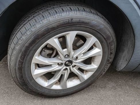 Used 2021 Kia Telluride LX FWD image 7