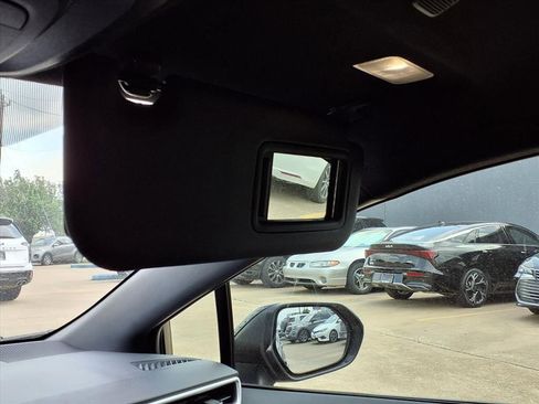 Used 2024 Toyota Corolla SE image 27