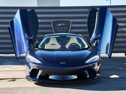 Used 2022 McLaren GT RWD image 18