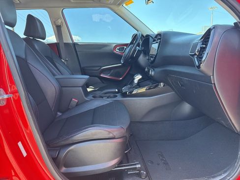 Used 2022 Kia Soul Turbo FWD image 10
