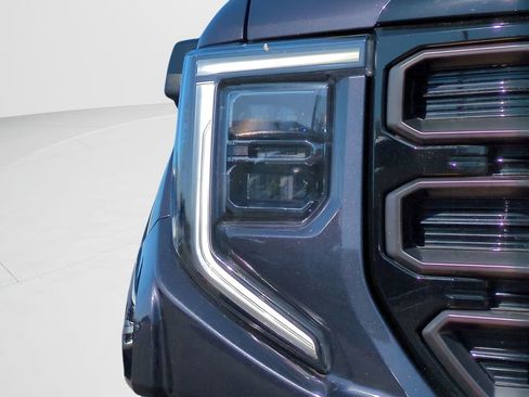 Used 2023 GMC Sierra 1500 AT4X image 9