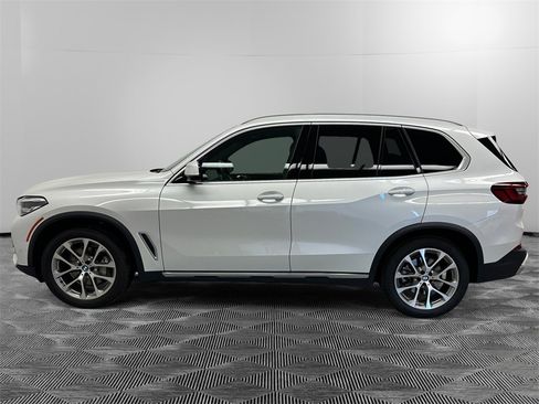 Used 2023 BMW X5 xDrive40i w/ Premium Package image 2