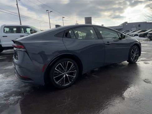 Used 2024 Toyota Prius XLE image 8