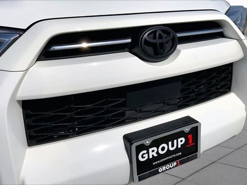 Used 2022 Toyota 4Runner SR5 Premium w/ Moonroof Package RWD image 29