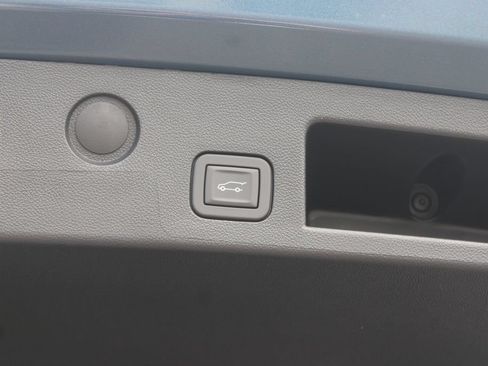 New 2027 Chevrolet Equinox LT w/ Convenience Package II FWD image 18